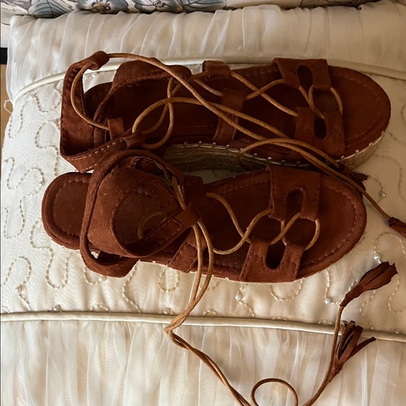BOHO CHIC  Spice colored - Tan Suede Lace-Up Sandals! - Picture 1 of 7